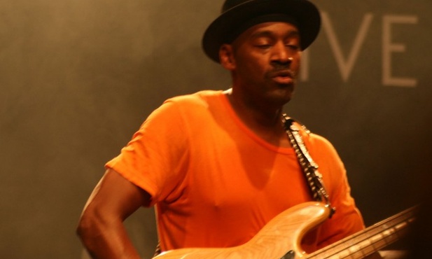 Marcus Miller ranny w wypadku