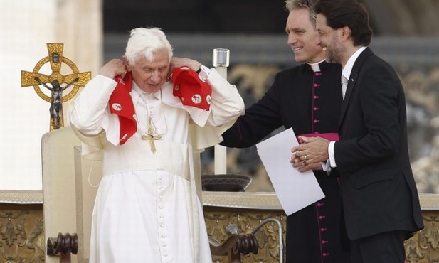 Wyrazy otuchy dla Benedykta XVI