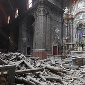 305 zniszczonych kościołów
