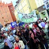  W olsztyńskim marszu wzięło udział ponad 1,5 tys. osób. – Jesteśmy szczęśliwi, że tak wiele osób zechciało wyjść na ulice, aby ukazać, iż życie to największa wartość – powiedział Janusz Prucnal, organizator marszu