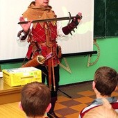  Lekcja z prawdziwym rycerzem to świetny sposób uczenia się historii – mówi Cezary Sierzputowski
