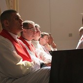 Liczba kapłanów rośnie