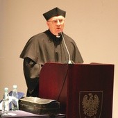 Laudację wygłosił  ks. prof. Jerzy Szymik