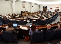 Senat przyjął nowelizację Prawa o zgromadzeniach