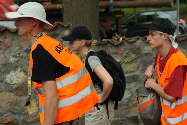 Porządkowi czuwali nad prawidłowym przejściem pielgrzymki z Gietrzwałdu do Rybak