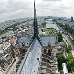 Tego zdjęcia nie zrobił dzwonnik z Notre Dame, ale widok pewnie miał podobny