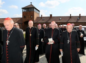 Biskupi w Auschwitz - Birkenau