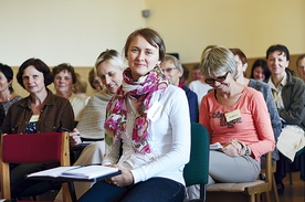 Konferencje wygłaszał kapłan i osoby świeckie