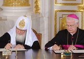  17 sierpnia na Zamku Królewskim w Warszawie patriarcha Cyryl I i abp Józef Michalik podpisali „Wspólne przesłanie do narodów Polski i Rosji”