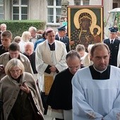  Matkę witało wielu pielgrzymów – niektórzy przybyli specjalnie na peregrynację, inni trochę przypadkiem, ale na spotkanie z Matką cieszył się każdy