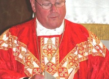 Kardynał pobłogosławi członków partii