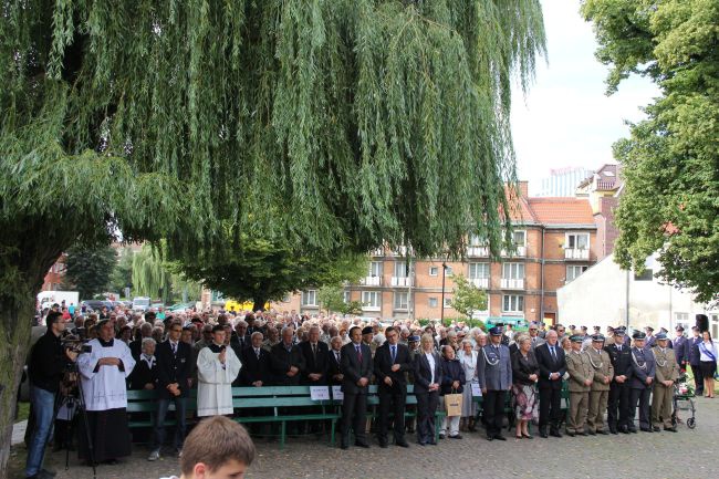 Uroczystości pod Pomnikiem Obrońców Poczty Polskiej w Gdańsku