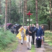  Droga na Górę nie była łatwa. Deszcz dawał się we znaki 