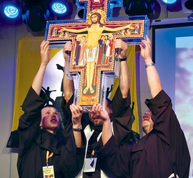  Adoracja krzyża z San Damiano