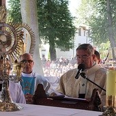  Po Eucharystii wiernych zjednoczyła modlitwa przed Najświętszym Sakramentem 