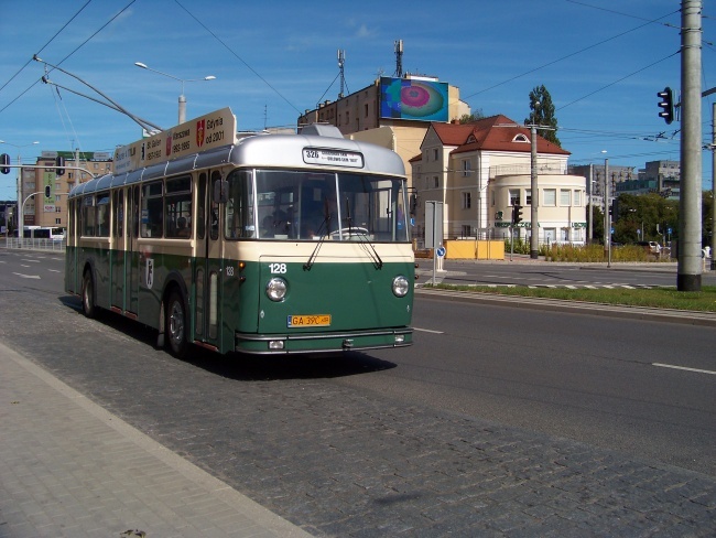 Zabytkowe pojazdy na gdyńskich ulicach