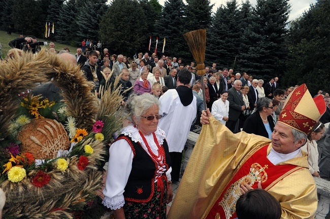 Diecezjalne dożynki w Kałkowie