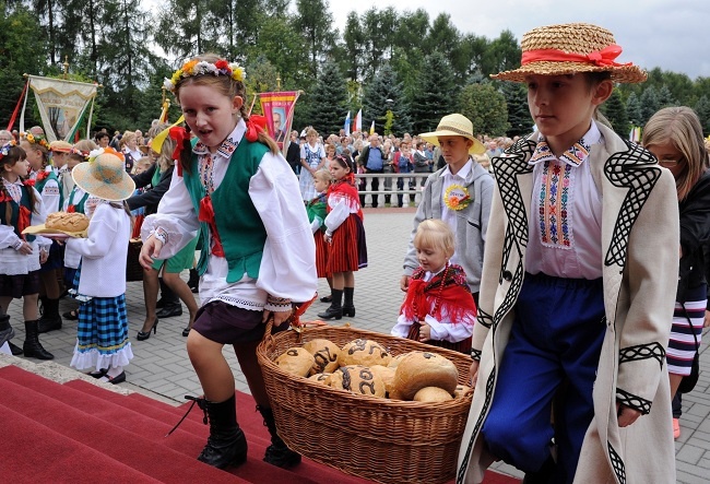 Diecezjalne dożynki w Kałkowie