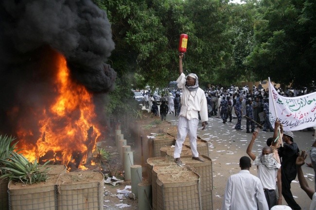 Tysiące ludzi protestują na ulicach Chartumu
