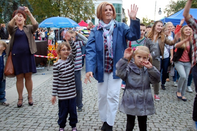 Apel Młodych na radomskim deptaku