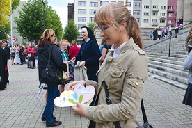 Joanna Koczy i serca wykonane przez uczestników IV turnusu rekolekcji w Jastrzebiu- -Zdroju