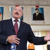 Łukaszenka: uczcie się od nas wybierać