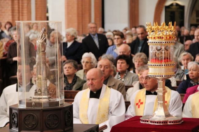 Relikwie śś. Stanisława i Doroty