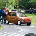 Ponad siedemdziesiąt fiatów 126p z całego kraju zjechało do Łodzi na zlot "maluchów".