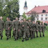  Chłopcy z Katolickiego Liceum Ogólnokształcącego mogą skorzystać m.in. z zajęć przysposobienia wojskowego 