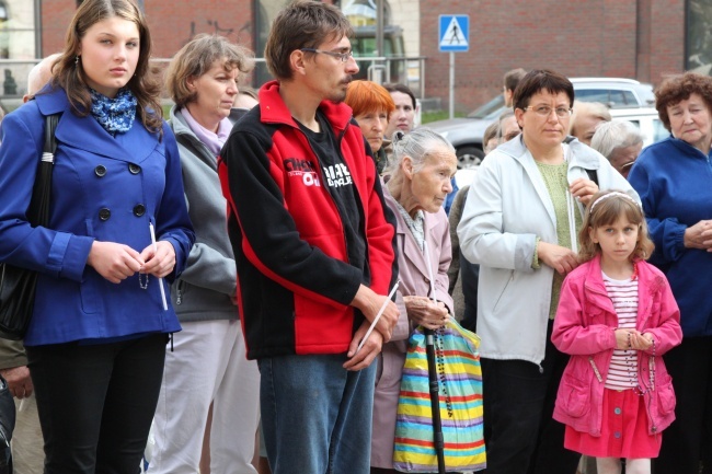 Koronka do Bożego Miłosierdzia na ulicach Wrocławia