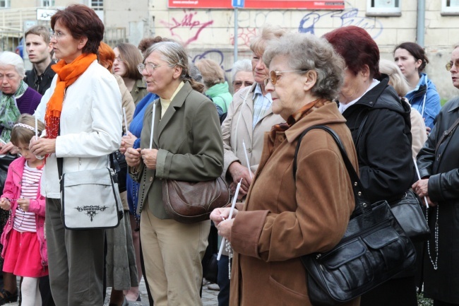 Koronka do Bożego Miłosierdzia na ulicach Wrocławia