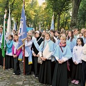  Sztandary Dzieci Maryi, których na pielgrzymce było ponad 70, w ciągu roku towarzyszą licznym uroczystościom kościelnym