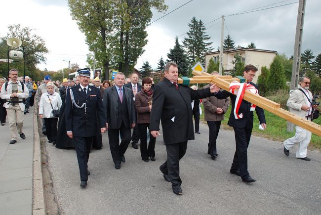 Krzyż pątniczy w Płocku Trzepowie