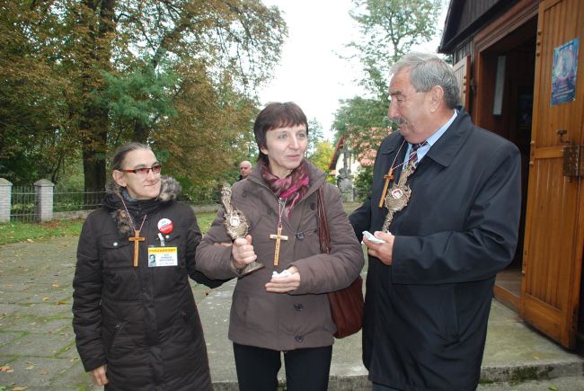 Krzyż pątniczy w Płocku Trzepowie