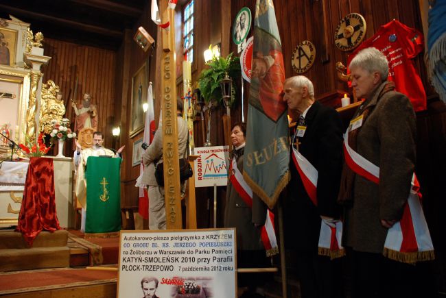 Krzyż pątniczy w Płocku Trzepowie