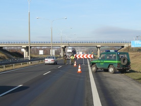 Patrol Straży Granicznej na autostradzie