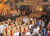 W modlitwie uczestniczyli biskupi, kapłani i świeccy z różnych środowisk