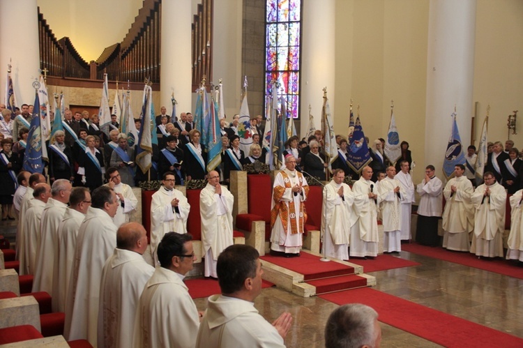 Pierwsza Pielgrzymka Żywego Różańca Archidiecezji Katowickiej