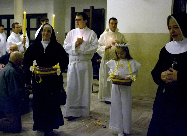 Inauguracja wieczystej adoracji w kościele franciszkanów 