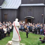 Pomnik bł. Jana Pawła II w Dobrkowie