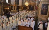 Wspólnotowa modlitwa kapłanów