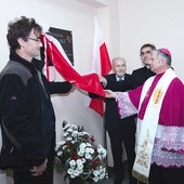 Bp Henryk Tomasik odsłonił tablice pamiątkowe poświęcone wybitnym medykom 
