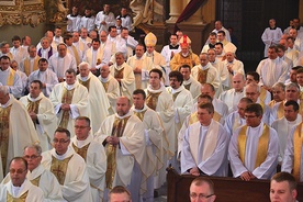 Wspólnotowa modlitwa kapłanów u progu Roku Wiary