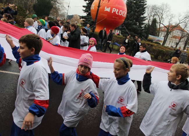 Pobiegli z flagą 