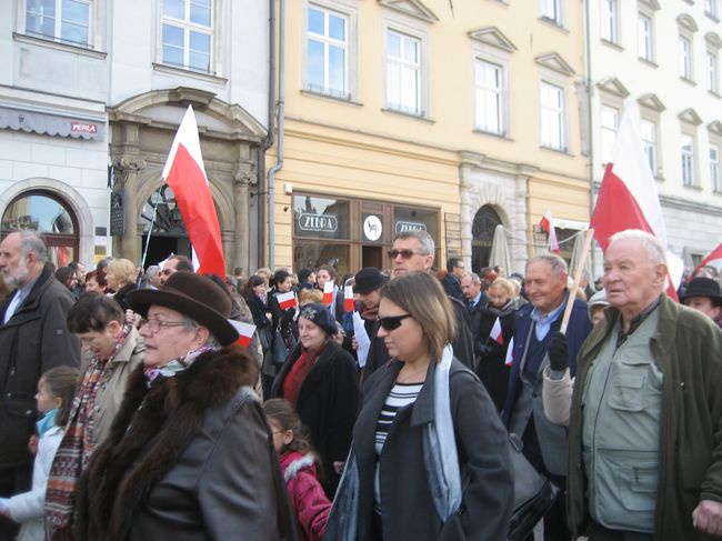 Świętowanie niepodległości na krakowskim Rynku Głównym