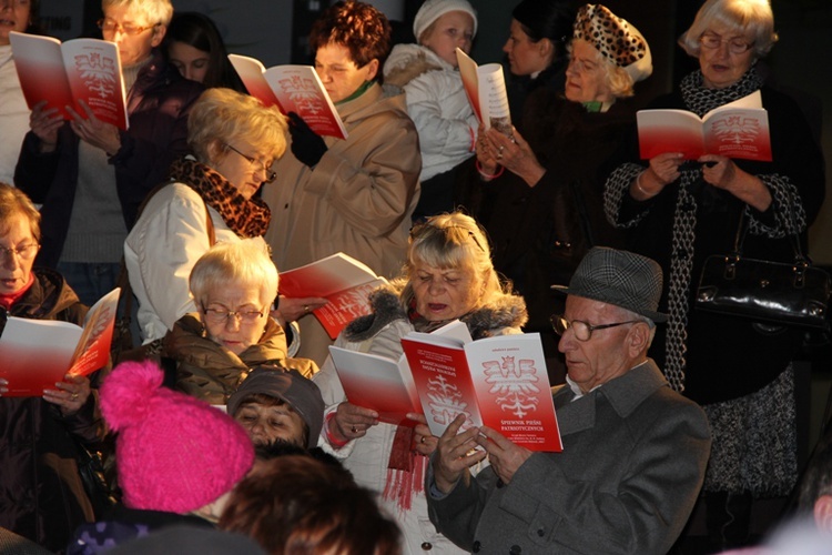 Patriotyczne śpiewanie u Solskiego