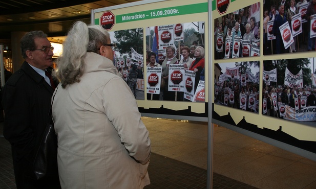 Wystawa fotografii po referendum