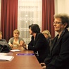 Bielsko-Biała. Doktor Anna Byrczek (z prawej) i psycholog Genowefa Mika dzieliły się swoimi doświadczeniami rozmów z chorymi terminalnie i ich rodzinami