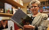 - Wiele osób przychodzi i pyta o najnowszą książkę Ojca Świętego - mówi s. Jadwiga Karpińska z księgarni diecezjalnej