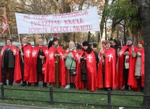 Chrystus nie potrzebuje jakiejkolwiek formy intronizacji - piszą biskupi polscy
